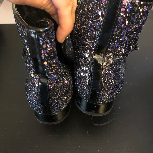 Sassy, sparkly ankle boots - Picture 4 of 5